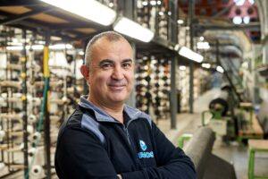 Operator tuft in fabrieksomgeving